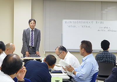 市場消滅の実体験を語る山田氏