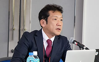 出原 直朗氏