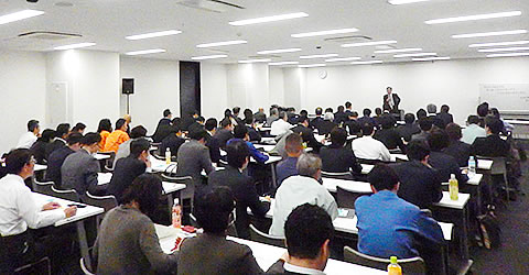 74名が新規に受講(第17期役員研修大学の入学式)