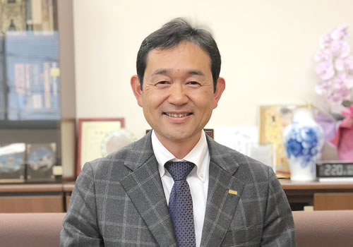 山口　弘修氏