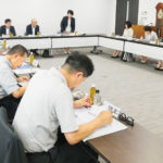 冒頭あいさつする大塚学長