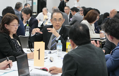 自社の存在意義についてグループ討論