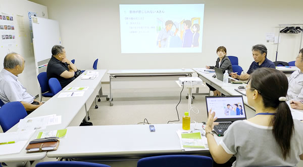 事例報告に自社の社員を重ね聞き入る参加者